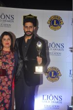 Farah Khan, Abhishek Bachchan at the 21st Lions Gold Awards 2015 in Mumbai on 6th Jan 2015